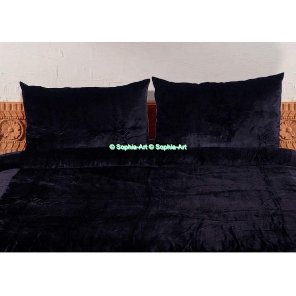 Black velvet duvet king-size chic and cozy look for the fall - Picture 2 of 3